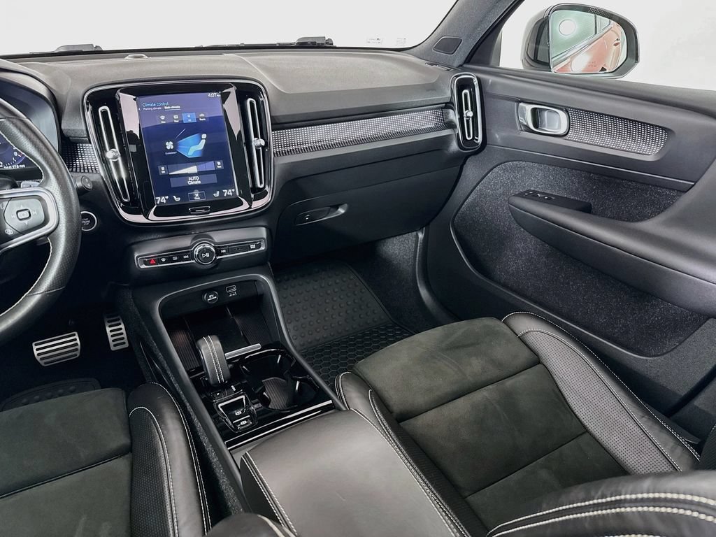 Used 2020 Volvo XC40 T5 R-Design AWD/4WD image 24