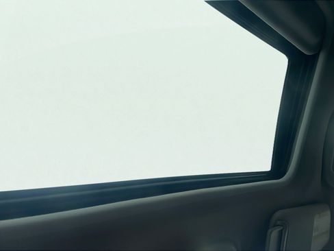 Used 2023 Subaru Crosstrek 2.5i Sport AWD/4WD image 26