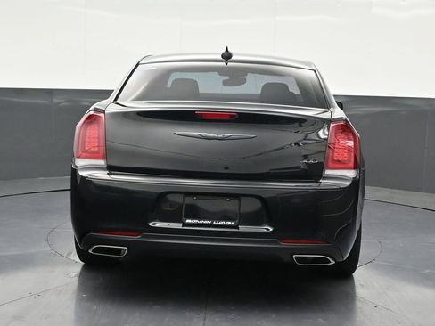 Used 2023 Chrysler 300 Touring w/ Sport Appearance Package image 4