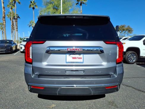 Used 2021 GMC Yukon XL SLT w/ SLT Premium Package image 6