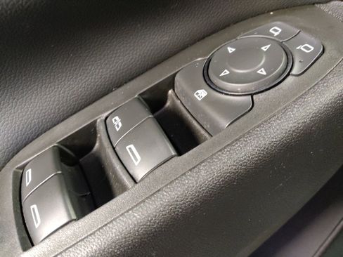 Used 2021 Chevrolet Equinox LT image 27