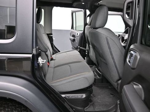 Used 2024 Jeep Wrangler Unlimited AWD/4WD image 15