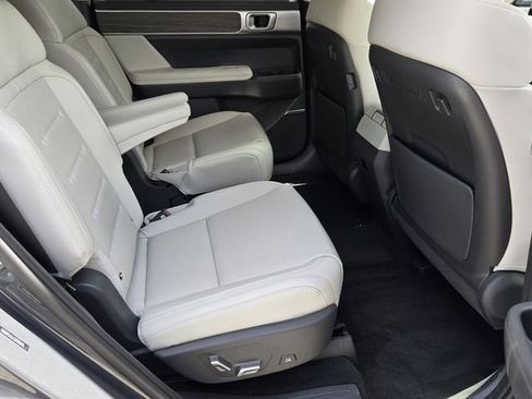 Certified 2025 Hyundai Santa Fe Calligraphy image 15