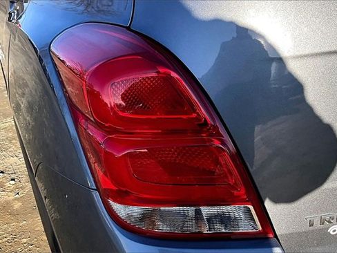 Used 2019 Chevrolet Trax LT w/ LT Convenience Package image 30