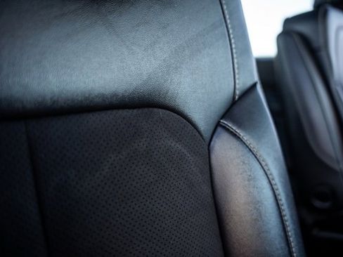 Used 2023 Jeep Grand Cherokee L Laredo image 28