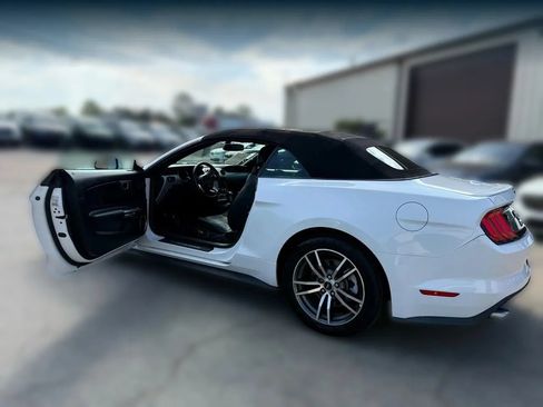 Used 2016 Ford Mustang Premium RWD image 11