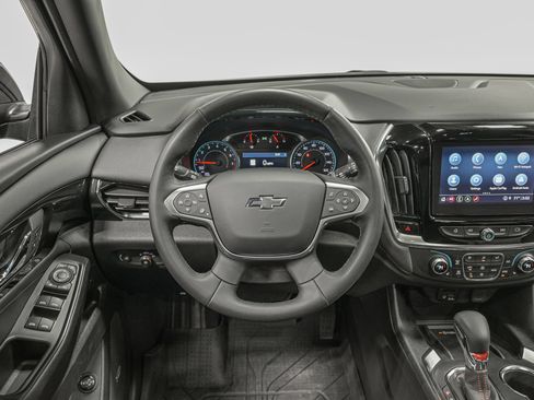 Used 2023 Chevrolet Traverse RS AWD/4WD image 17