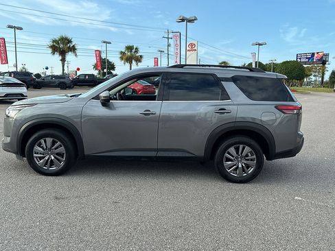 Used 2025 Nissan Pathfinder SV AWD/4WD image 7