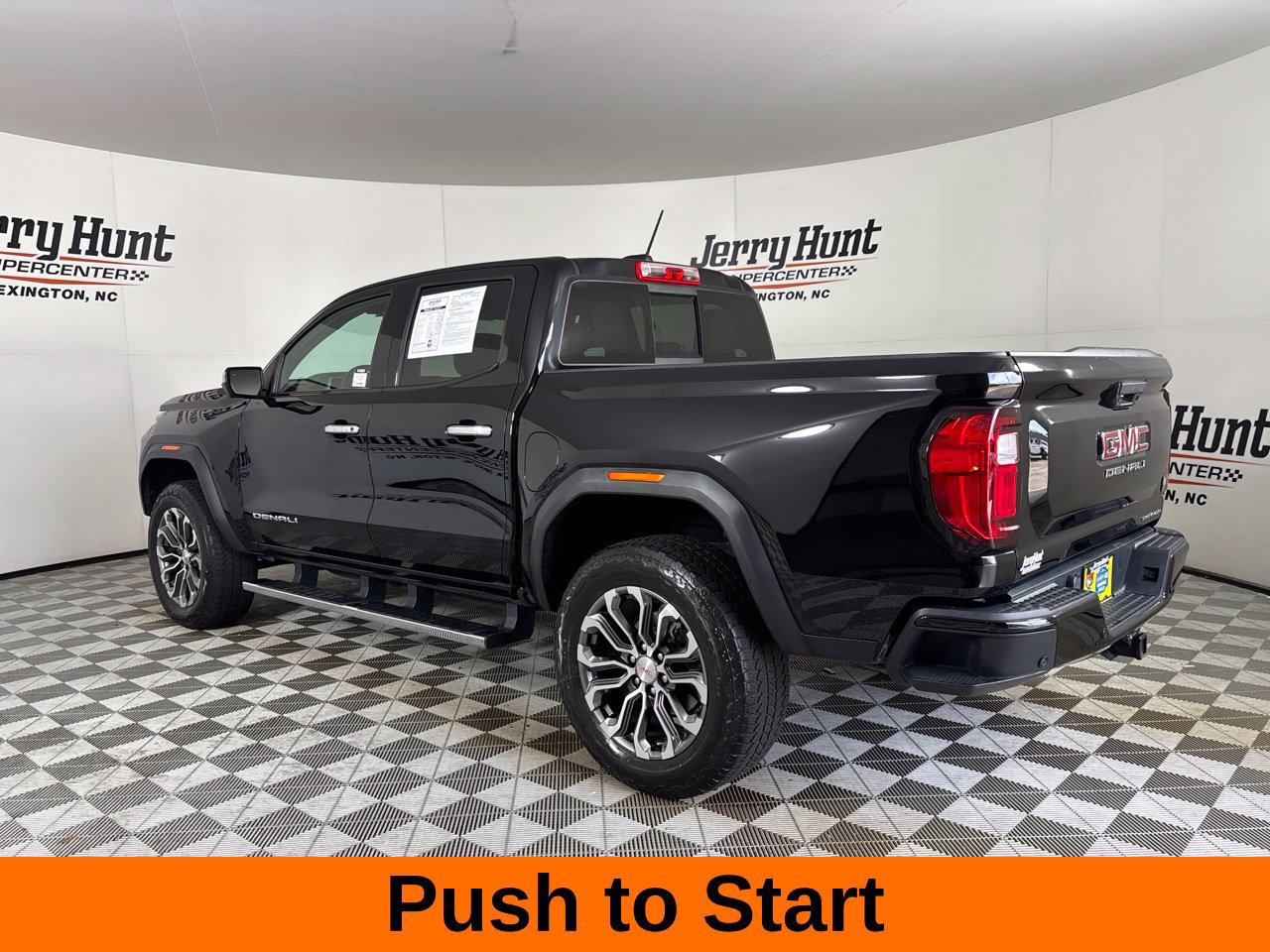 Used 2023 GMC Canyon Denali AWD/4WD image 9