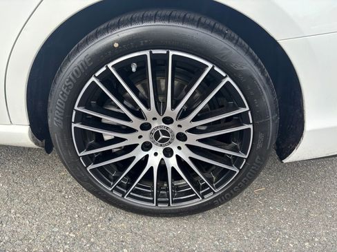 Used 2025 Mercedes-Benz C 300 4MATIC Sedan image 9