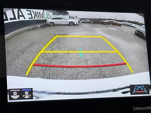 Used 2023 Toyota Camry SE image 19