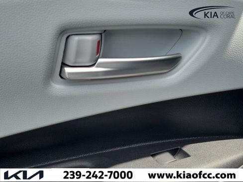 Used 2025 Toyota Corolla SE FWD image 15