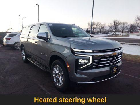 Used 2025 Chevrolet Suburban Premier image 9