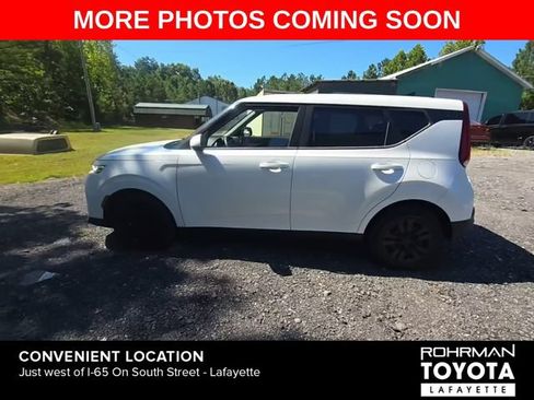 Used 2020 Kia Soul LX FWD image 2