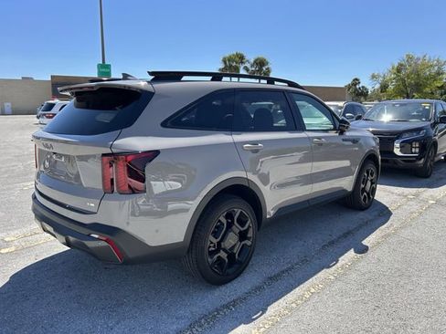 Used 2025 Kia Sorento SX Prestige image 2