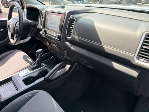 Used 2022 Nissan Frontier SV RWD image 10