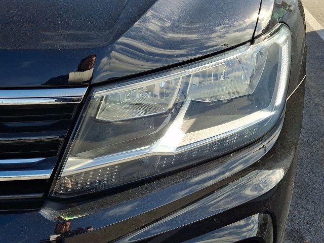 Used 2021 Volkswagen Tiguan SE R-Line AWD/4WD image 8