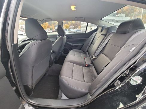 Used 2024 Nissan Altima 2.5 SV image 16