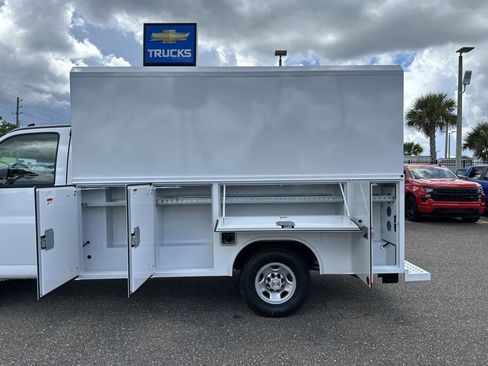 New 2025 Chevrolet Express 3500 Work Van w/ Power Convenience Package image 25