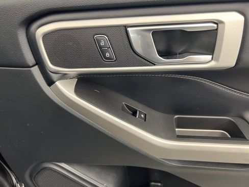 Used 2022 Ford Explorer XLT w/ Equipment Group 202A image 26