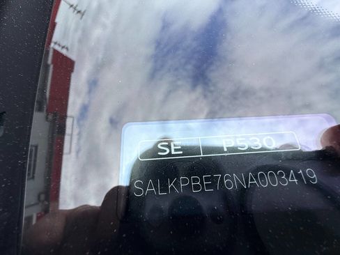 Used 2022 Land Rover Range Rover Long Wheelbase SE image 43