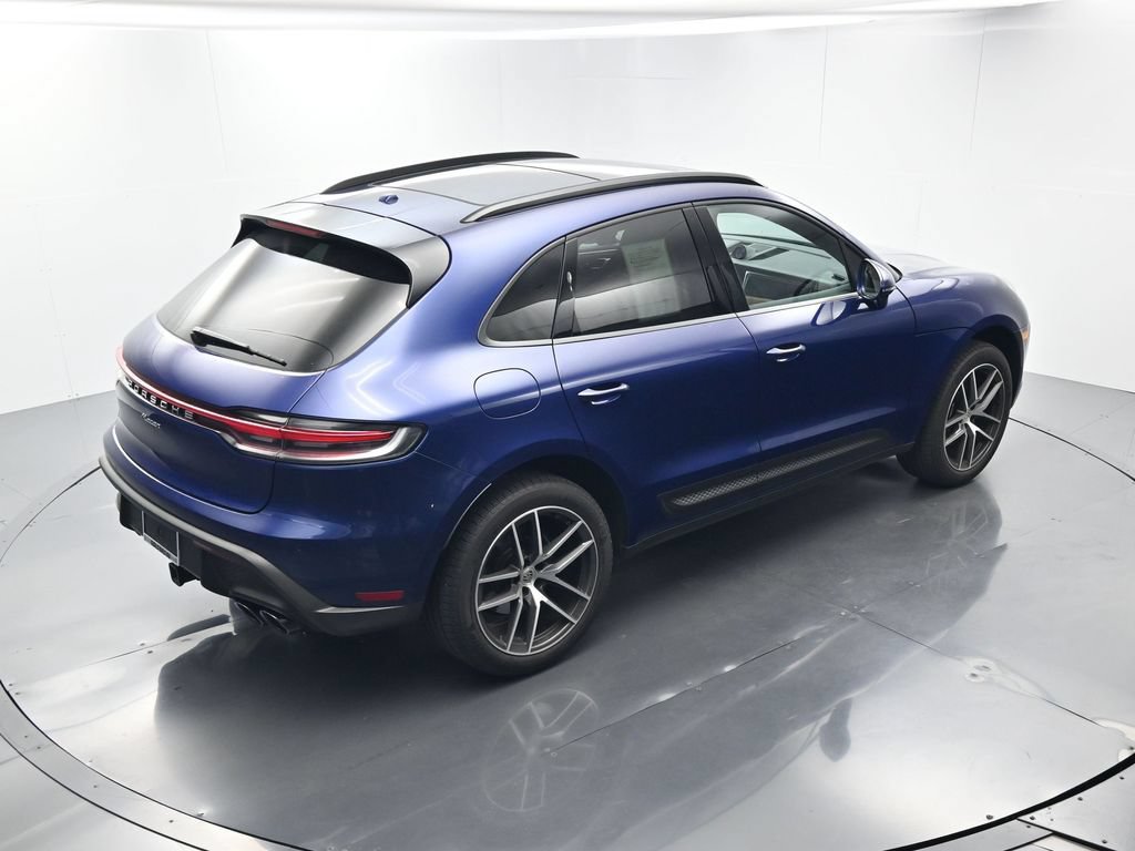Certified 2025 Porsche Macan AWD/4WD image 38