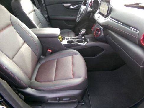 Used 2023 Chevrolet Blazer RS w/ Enhanced Convenience Package image 9