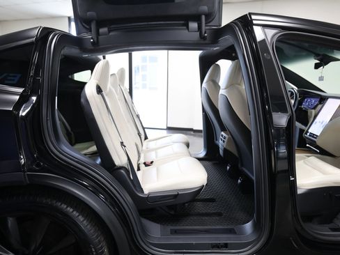 Used 2020 Tesla Model X Long Range image 36