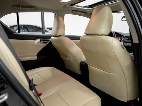 Used 2012 Lexus CT 200h Premium image 40