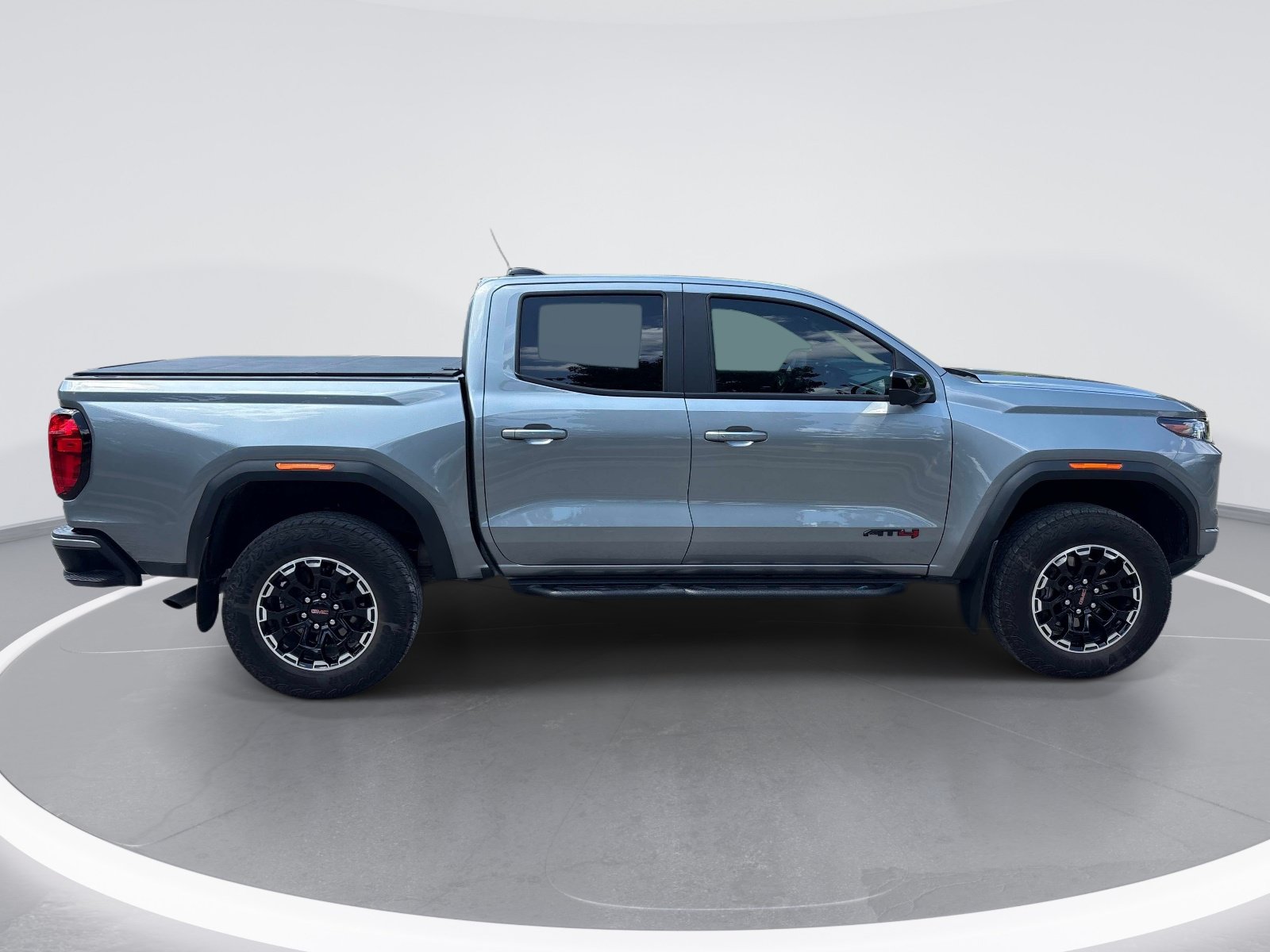 Used 2026 GMC Canyon AT4 w/ Technology Plus Package AWD/4WD image 9
