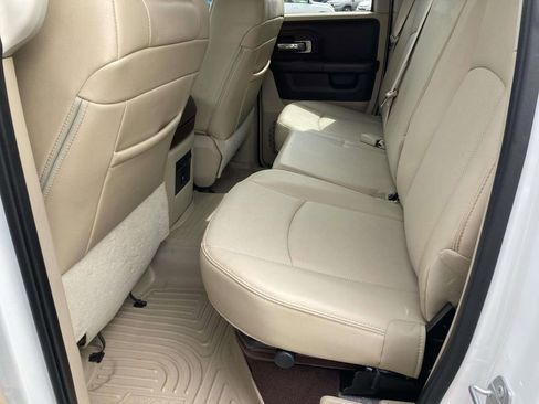 Used 2016 RAM 1500 Laramie w/ Convenience Group image 9