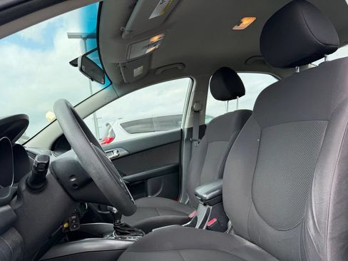 Used 2013 Kia Forte EX FWD image 4
