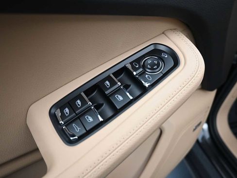 New 2026 Porsche Macan AWD/4WD image 15