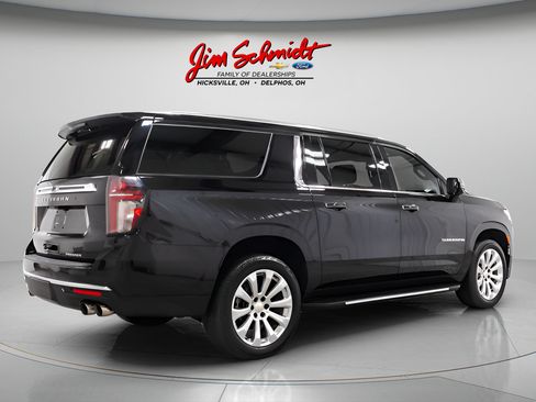 Used 2023 Chevrolet Suburban Premier AWD/4WD image 6