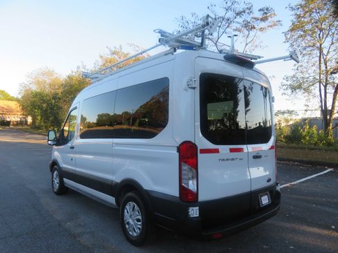 Used 2018 Ford Transit 150 XLT image 6