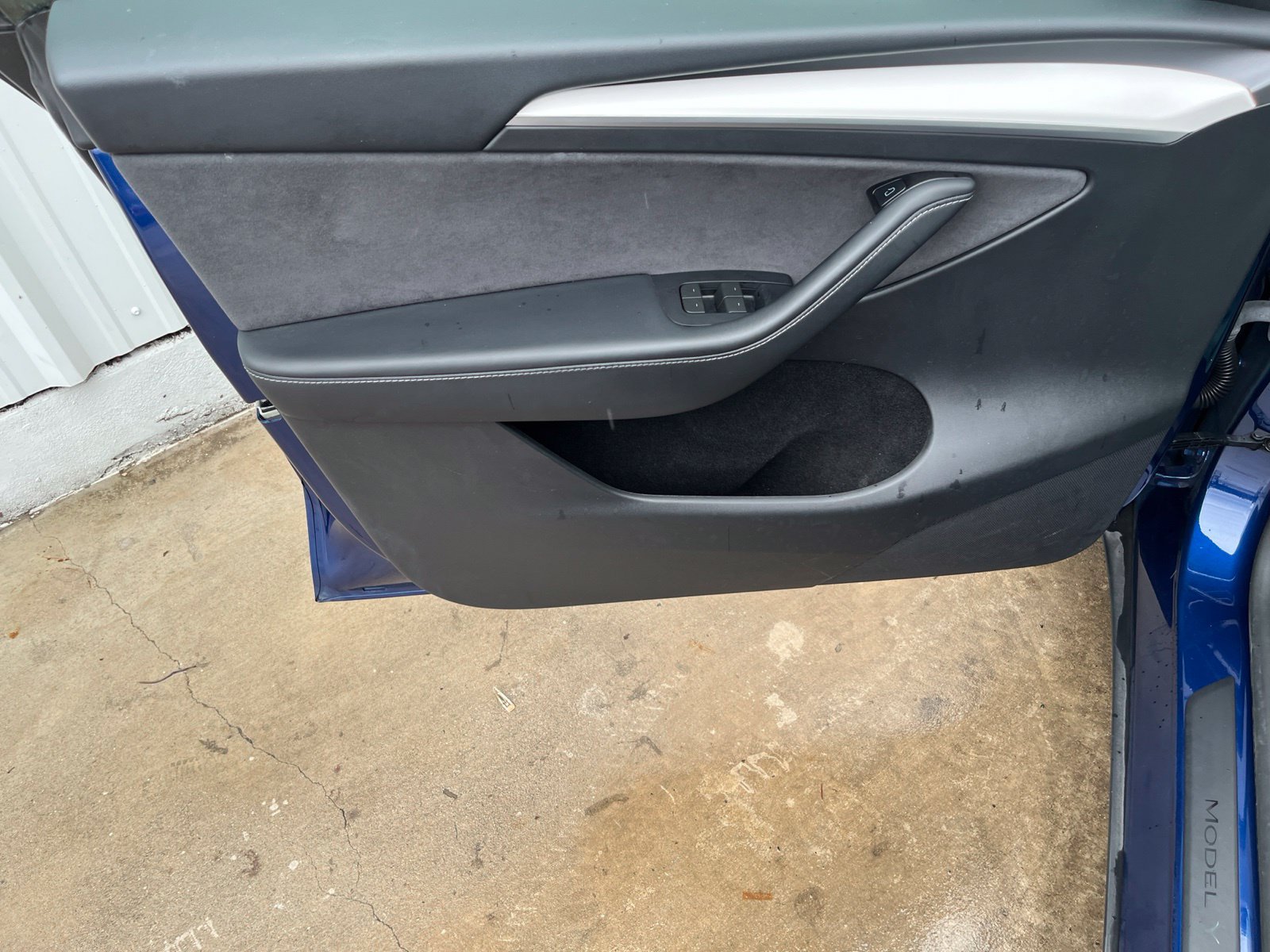 Used 2024 Tesla Model Y 2WD image 13