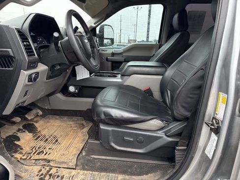 Used 2020 Ford F350 XLT w/ XLT Premium Package image 2