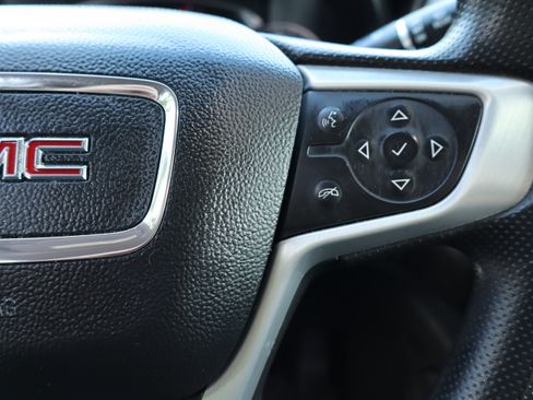 Used 2023 GMC Acadia SLE FWD image 38