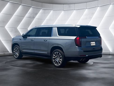 Certified 2025 GMC Yukon XL Denali AWD/4WD image 3