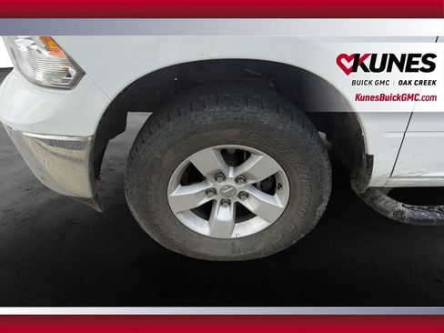 Used 2022 RAM 1500 Classic SLT AWD/4WD image 12
