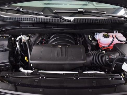 New 2025 Chevrolet Suburban Premier image 29