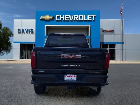 Used 2025 GMC Sierra 3500 Denali w/ Technology Package AWD/4WD image 4