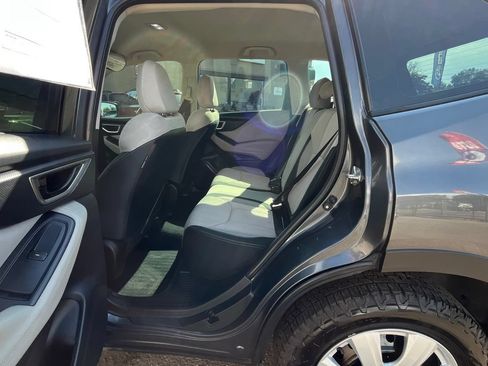 Used 2022 Subaru Forester AWD/4WD image 18