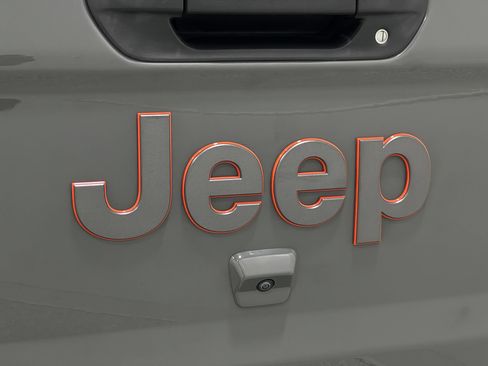 Used 2021 Jeep Gladiator Mojave w/ Cold Weather Group AWD/4WD image 35
