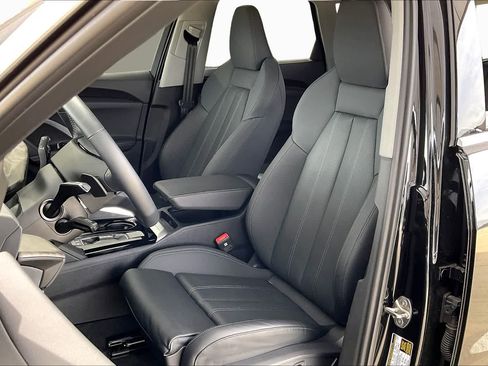 Used 2025 Audi Q5 Premium Plus w/ Premium Plus AWD/4WD image 8