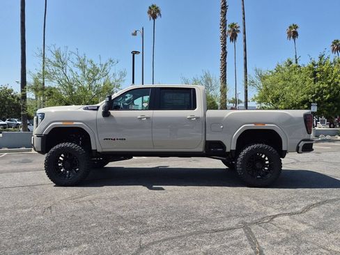 New 2026 GMC Sierra 2500 AT4 w/ AT4 Premium Plus Package AWD/4WD image 8