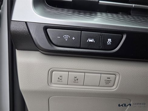 Certified 2024 Kia Carnival LX image 30