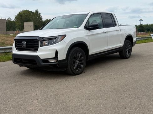 Used 2023 Honda Ridgeline Sport image 2