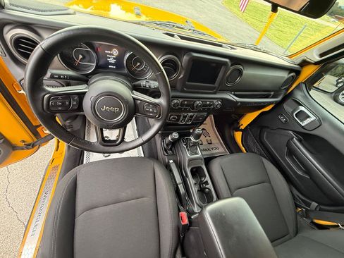 Used 2019 Jeep Wrangler Sport AWD/4WD image 23