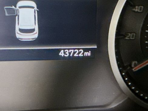 Certified 2023 Hyundai Santa Fe SEL AWD/4WD image 5